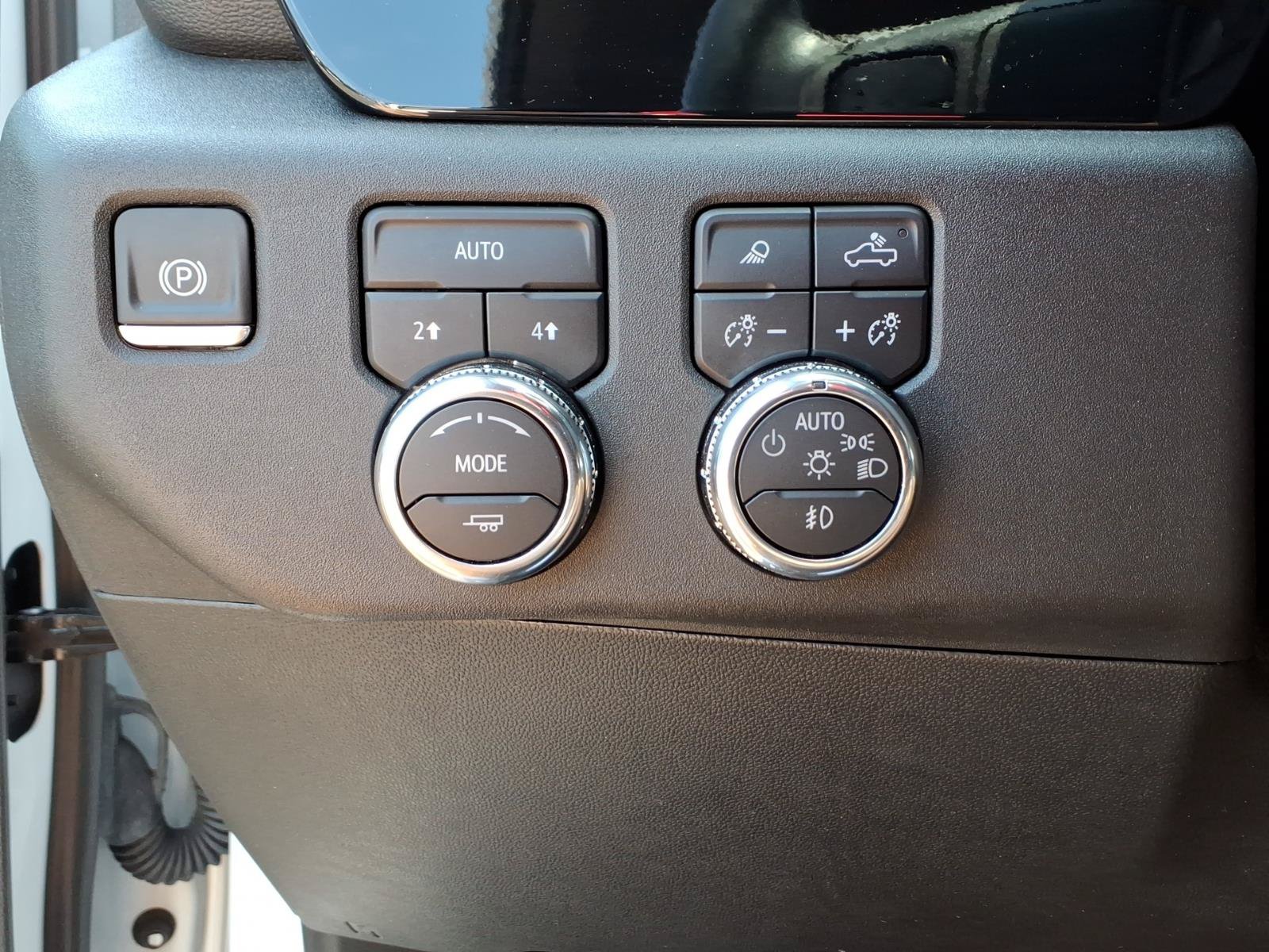 Used 2025 GMC Sierra 1500 SLT AWD/4WD image 21