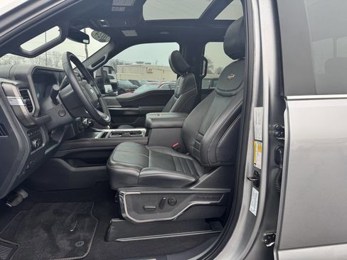 Used 2024 Ford F350 Platinum image 8
