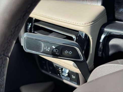 Used 2022 Lincoln Nautilus Reserve AWD/4WD image 24