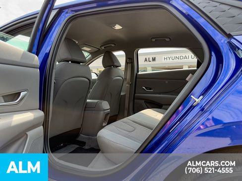 Used 2024 Hyundai Elantra SE image 15