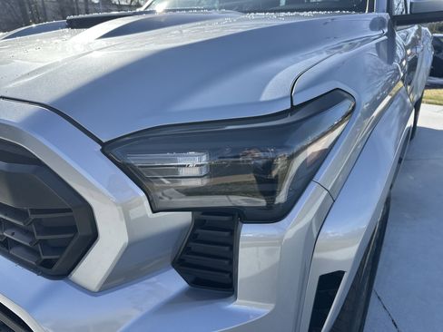 Certified 2025 Toyota Tacoma TRD Sport image 6