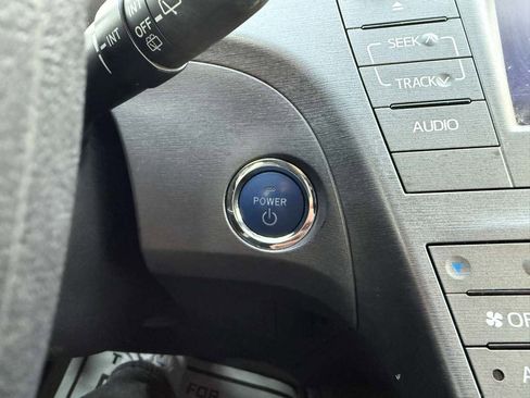 Used 2015 Toyota Prius Two image 19
