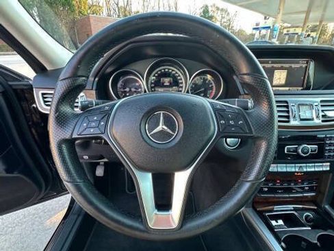 Used 2014 Mercedes-Benz E 350 Sedan image 25