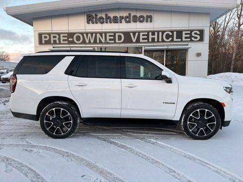Used 2021 Chevrolet Tahoe RST w/ Luxury Package image 2