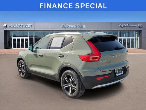 Used 2025 Volvo XC40 B5 Core AWD/4WD image 3