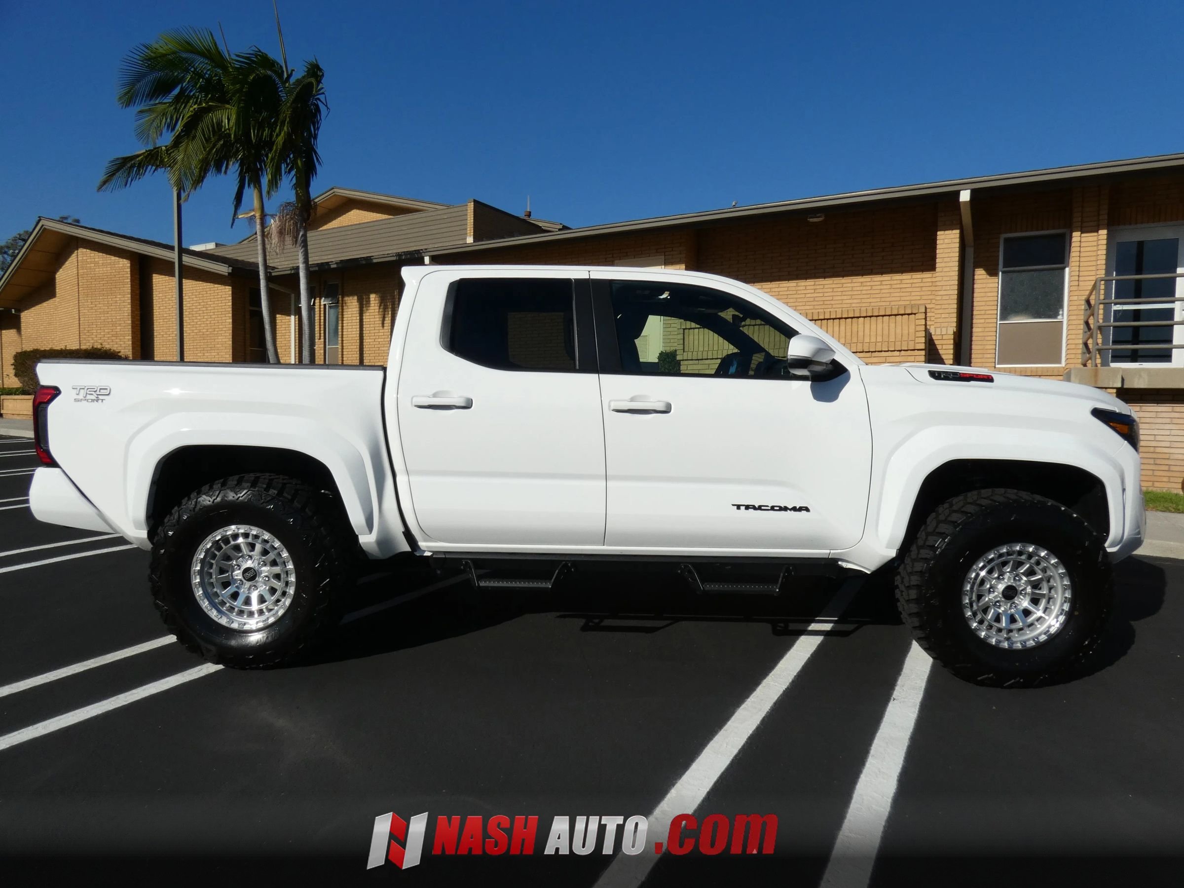 Used 2026 Toyota Tacoma TRD Sport w/ TRD Sport Upgrade Package AWD/4WD image 7