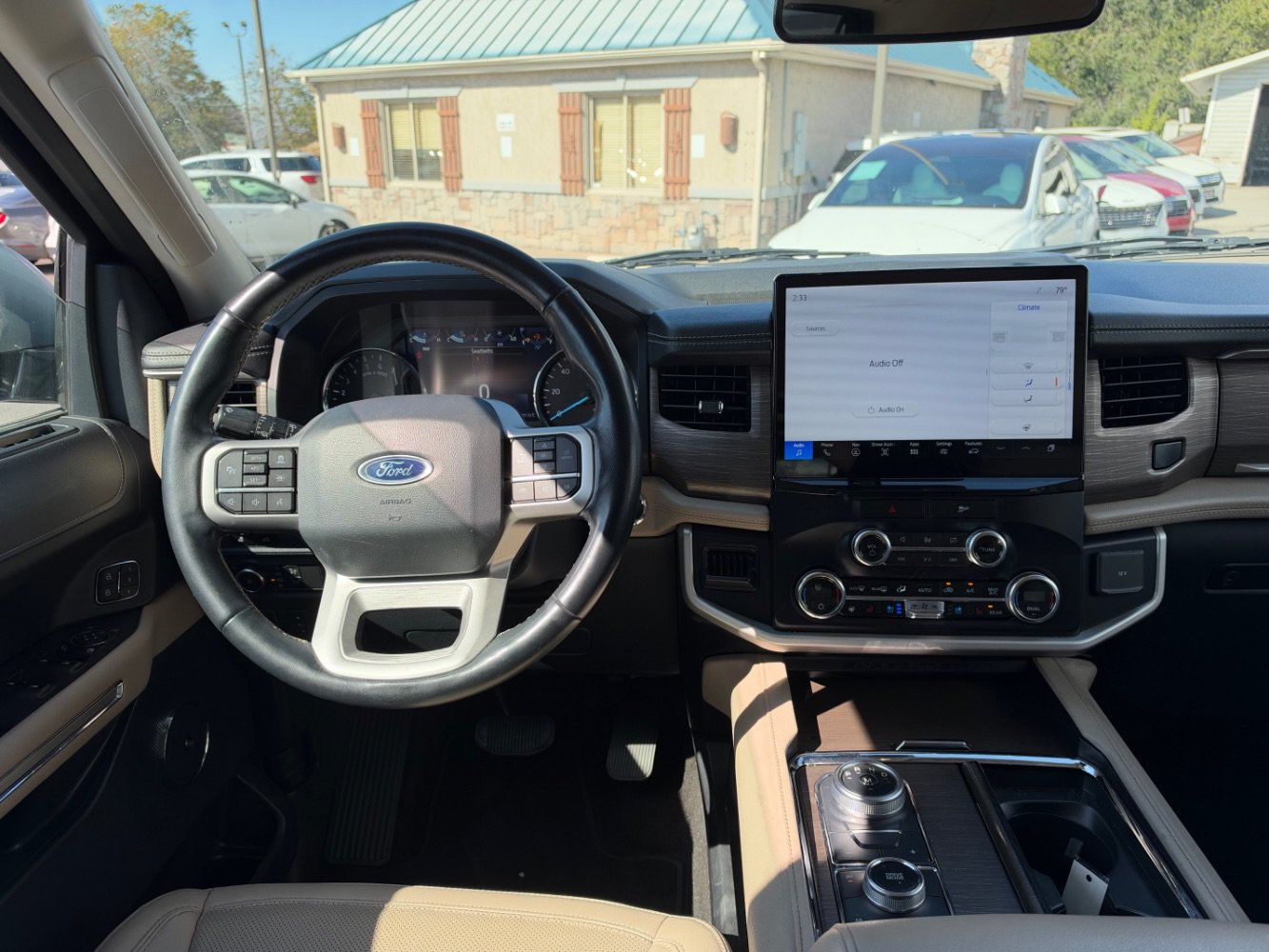Used 2023 Ford Expedition Limited AWD/4WD image 12