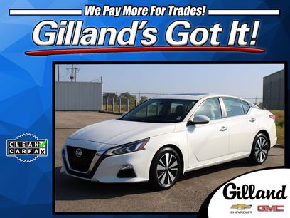 Used 2022 Nissan Altima 2.5 SV w/ SV Premium Package
