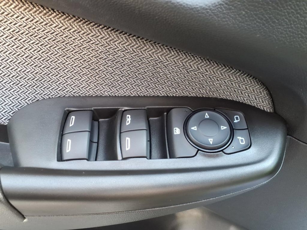 Used 2024 Chevrolet TrailBlazer LT AWD/4WD image 14