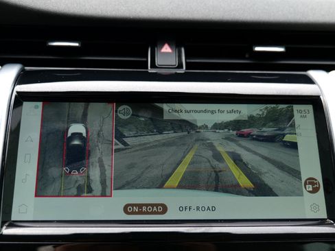 Used 2021 Land Rover Discovery Sport S image 24