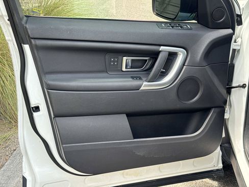 Used 2019 Land Rover Discovery Sport HSE AWD/4WD image 19