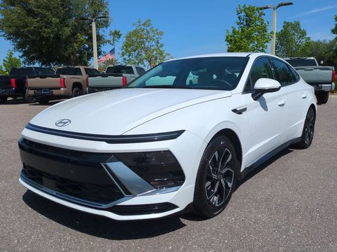 Used 2025 Hyundai Sonata SEL FWD image 2