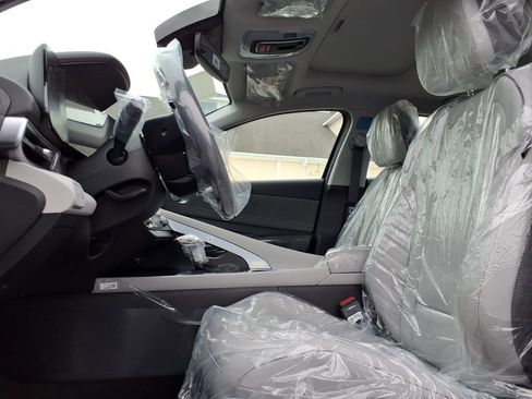 New 2025 Hyundai Elantra Limited image 14