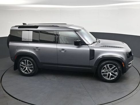 Used 2020 Land Rover Defender 110 SE AWD/4WD image 30