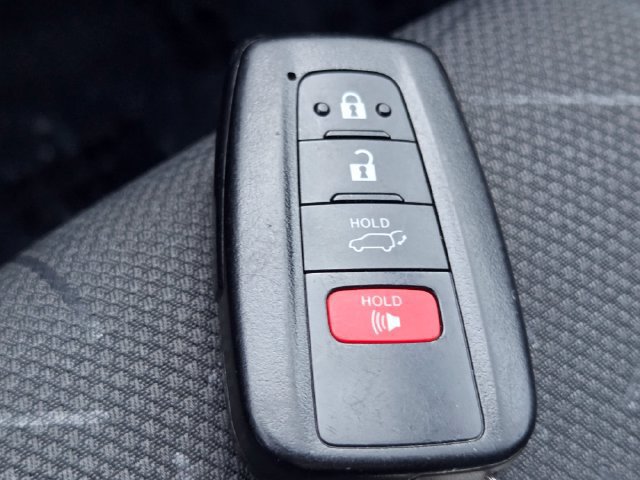 Used 2020 Toyota RAV4 XLE w/ Convenience Package AWD/4WD image 40