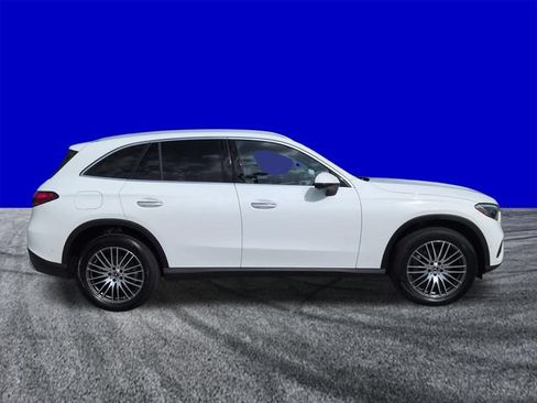 Used 2026 Mercedes-Benz GLC 300 4MATIC image 3