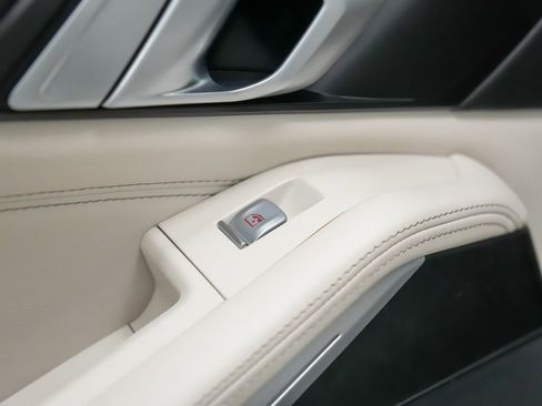 Used 2021 BMW X7 xDrive40i AWD/4WD image 19