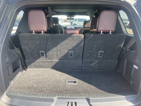 Used 2023 Ford Expedition Limited image 37