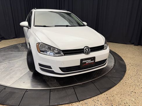 Used 2015 Volkswagen Golf S image 4