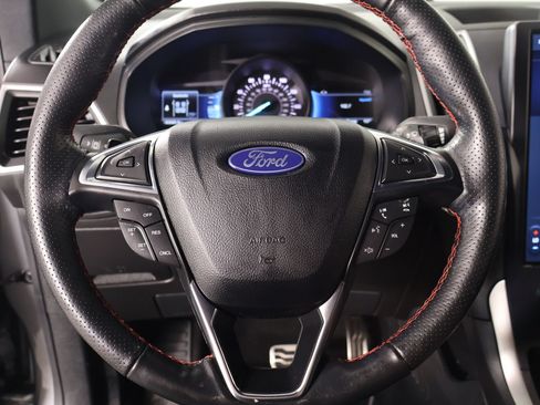 Used 2022 Ford Edge ST-Line w/ Class II Trailer Tow Package AWD/4WD image 3