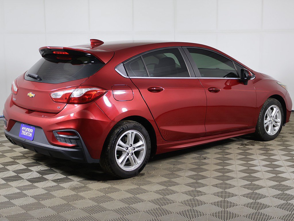 Used 2017 Chevrolet Cruze LT w/ Convenience Package FWD image 7