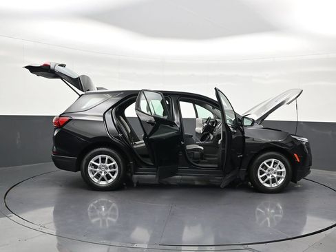 Used 2024 Chevrolet Equinox LS FWD image 36