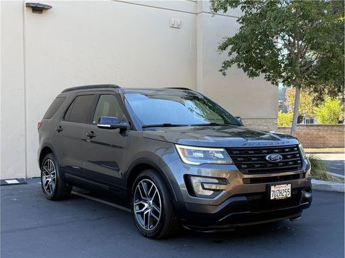 Used 2016 Ford Explorer Sport w/ Equipment Group 401A AWD/4WD image 3