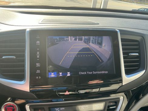 Used 2017 Honda Pilot Touring image 21