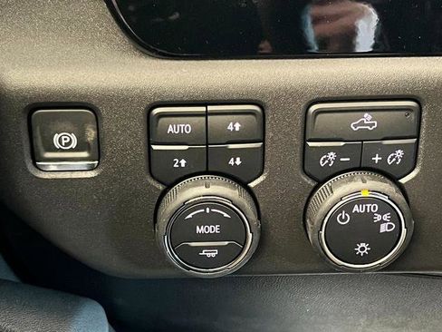 New 2025 Chevrolet Silverado 1500 LT w/ Z71 Off-Road Package image 17