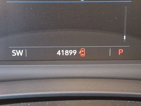 Used 2024 Cadillac XT6 Premium Luxury w/ LPO, Floor Liner Package image 21