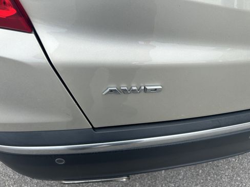 Used 2017 Cadillac XT5 Luxury w/ Driver Awareness Package AWD/4WD image 15