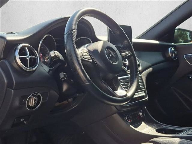 Used 2019 Mercedes-Benz CLA 250 4MATIC w/ Premium Package image 9