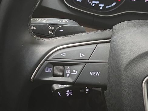 Used 2023 Audi Q5 2.0T Premium w/ Convenience Package image 17