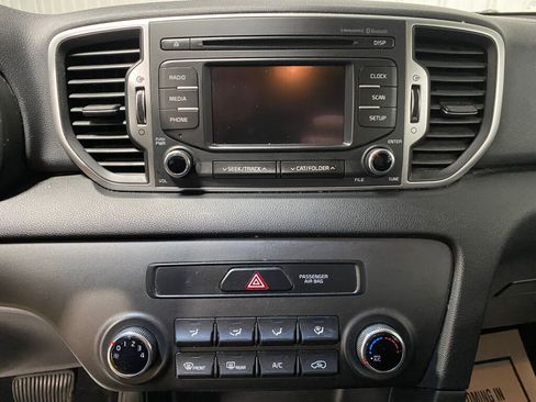 Used 2018 Kia Sportage LX image 7