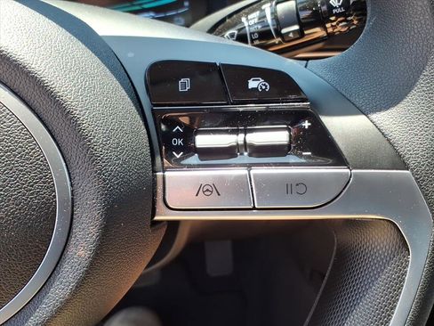 Used 2025 Hyundai Elantra Hybrid FWD image 21