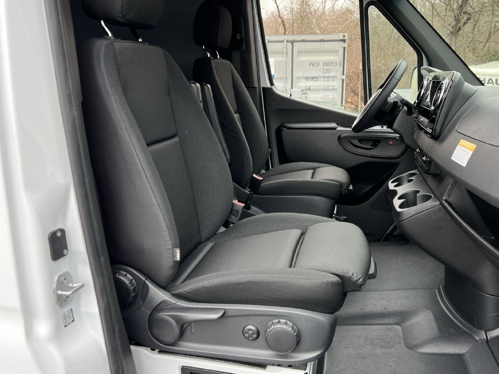 Used 2026 Mercedes-Benz Sprinter 2500 image 27