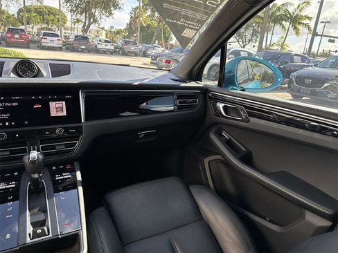 Used 2023 Porsche Macan Turbo image 16