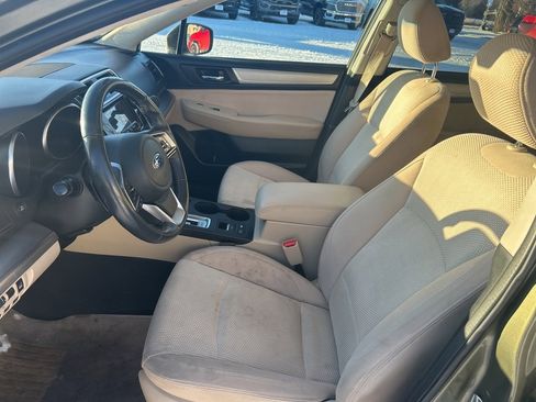 Used 2018 Subaru Outback 2.5i Premium image 5