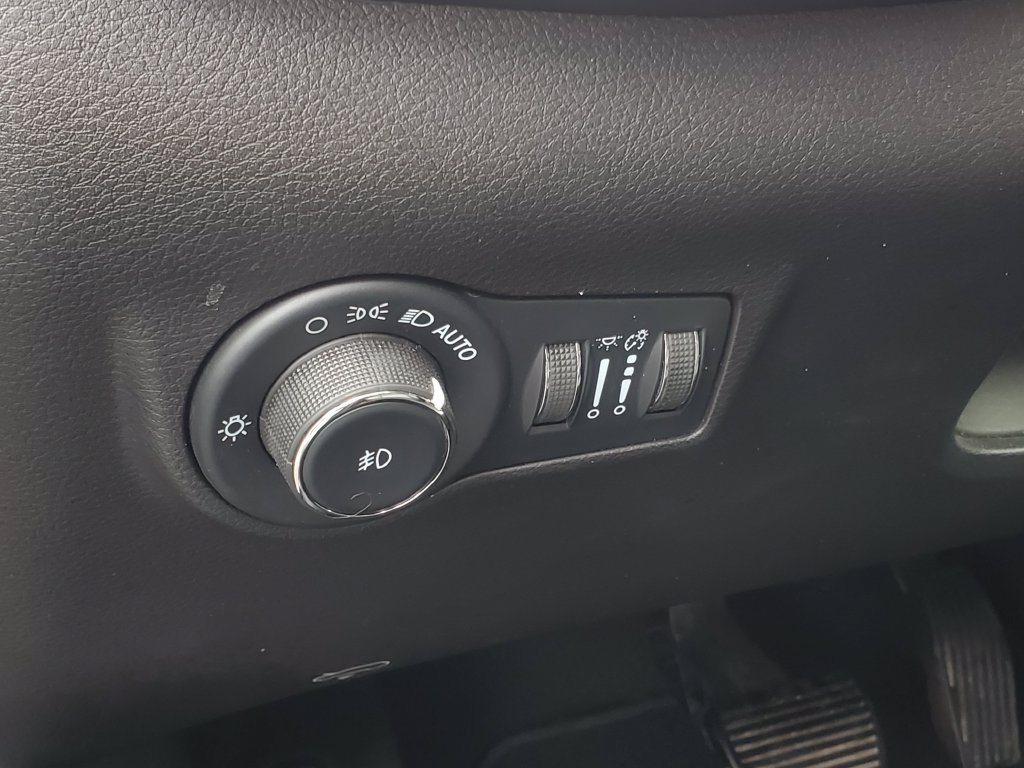 Used 2023 Jeep Compass Limited AWD/4WD image 7