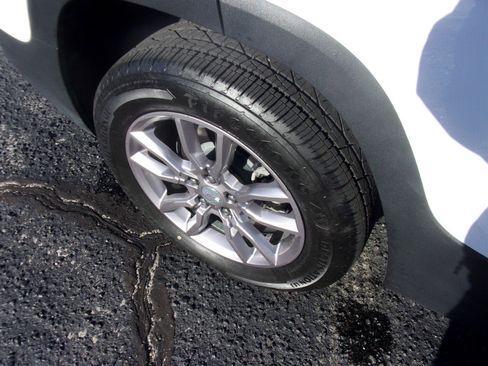 Used 2023 GMC Terrain SLT image 11