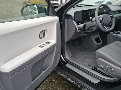 New 2025 Hyundai Ioniq 5 SEL image 17