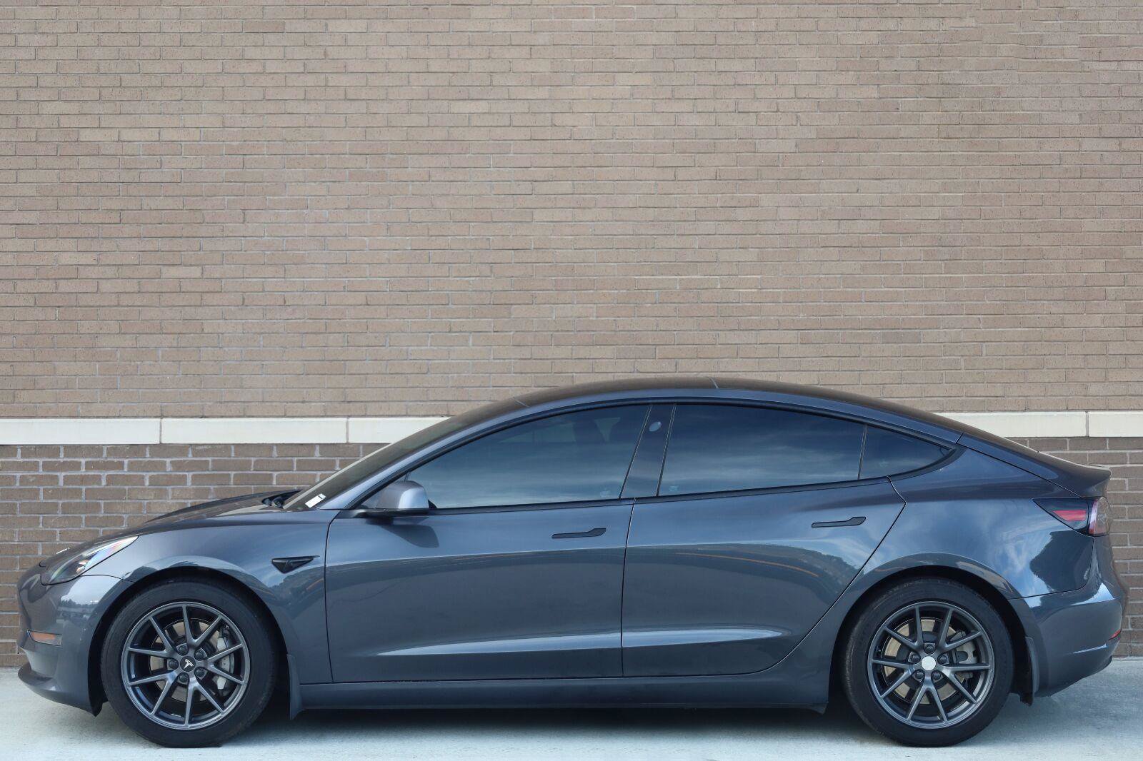 Used 2021 Tesla Model 3 Standard Range Plus RWD image 2