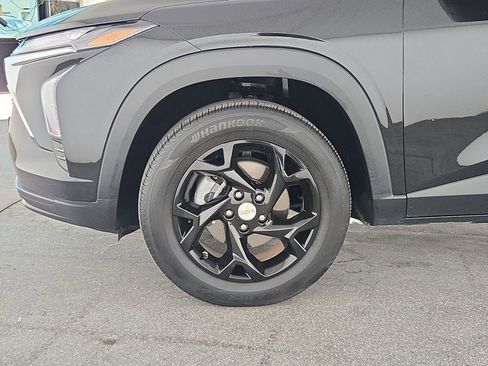 Used 2024 Chevrolet Trax LS w/ LS Convenience Package image 36