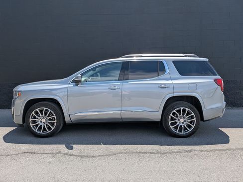Used 2023 GMC Acadia Denali w/ Denali Technology Package AWD/4WD image 9