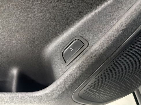 Certified 2025 Chevrolet Traverse LT image 26