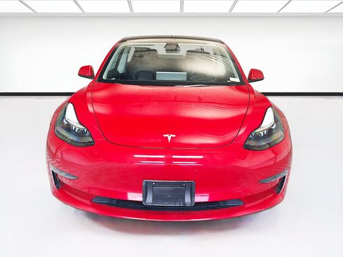 Used 2023 Tesla Model 3 Standard Range RWD image 2