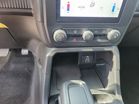 Used 2025 Ford Ranger XL RWD image 10
