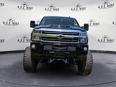 Used 2019 Chevrolet Silverado 2500 High Country w/ Duramax Plus Package AWD/4WD image 3