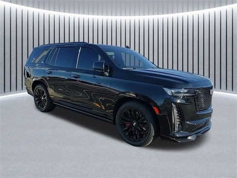 Used 2024 Cadillac Escalade V w/ LPO, ONYX Package image 2