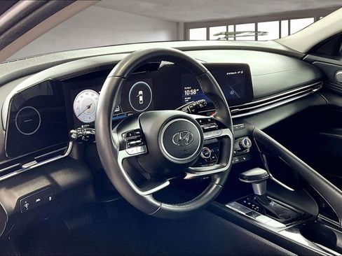 Used 2023 Hyundai Elantra Limited image 15